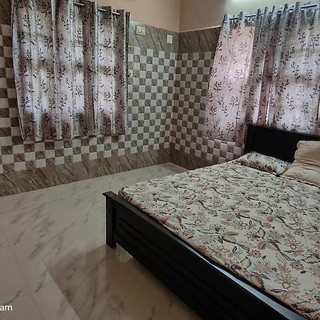 Selvams Home Stay Tiruchchendur ภายนอก รูปภาพ
